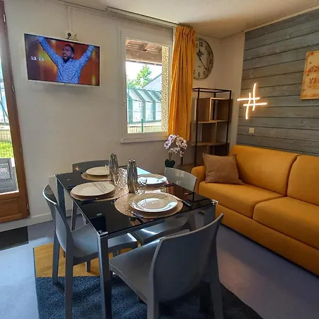 Les Epicuriens Apartment