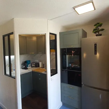 Les Epicuriens Lägenhet *